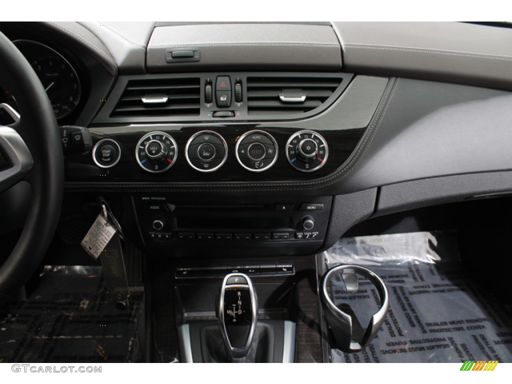 2012 BMW Z4 sDrive28i Controls Photo #77511218