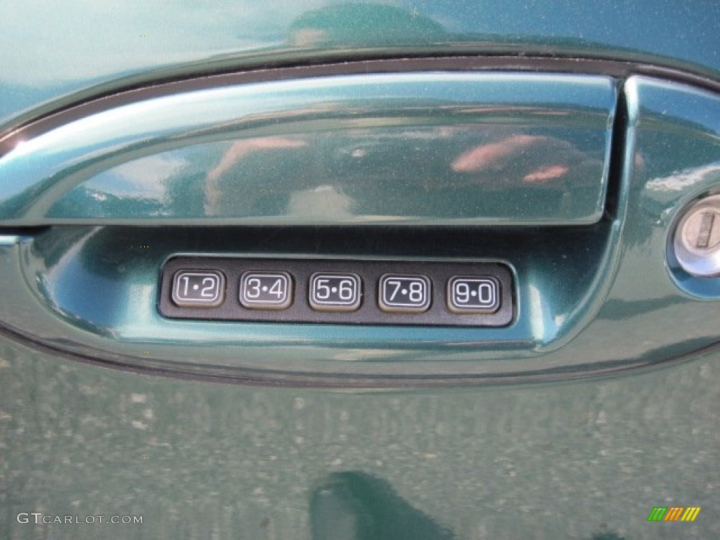 1999 Taurus SE Wagon - Tropic Green Metallic / Medium Prairie Tan photo #15