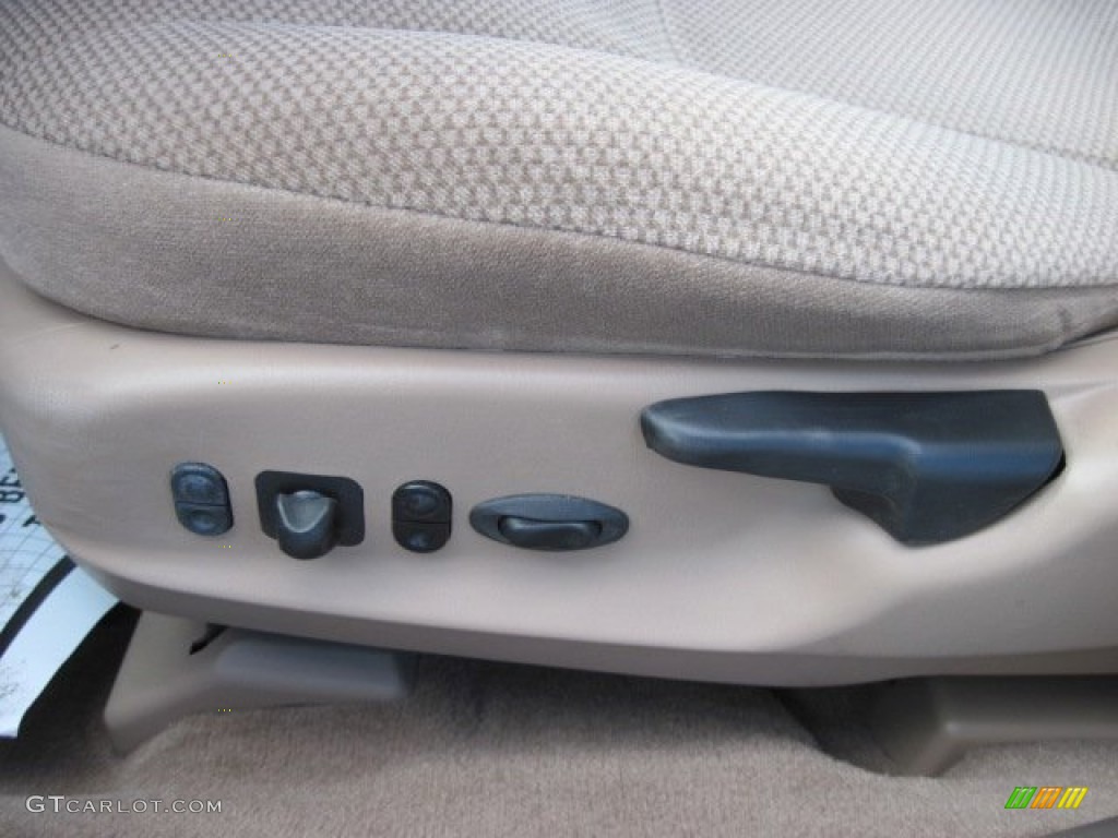 1999 Ford Taurus SE Wagon Front Seat Photo #77512842