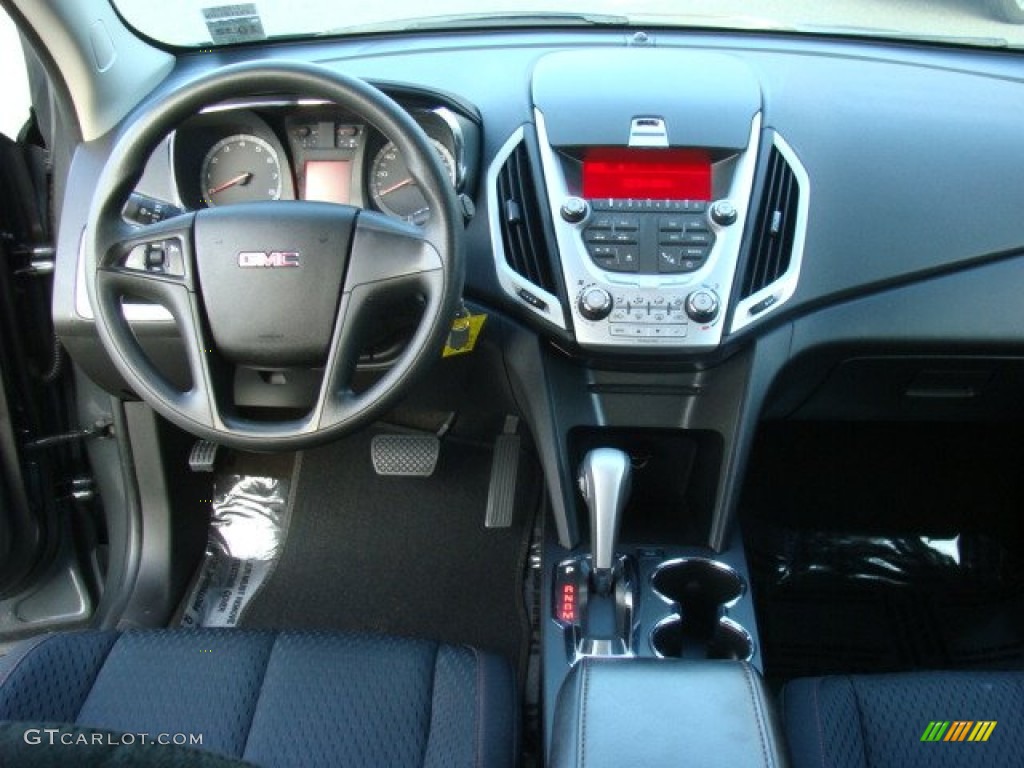 2010 GMC Terrain SLE Dashboard Photos