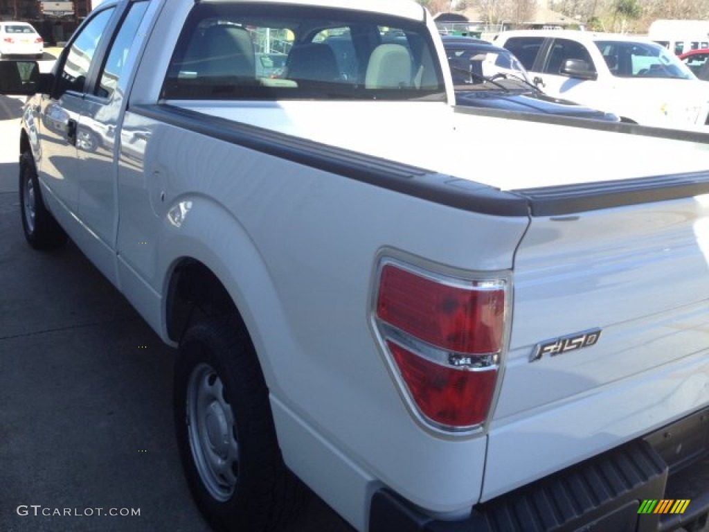 2010 F150 XL SuperCab - Oxford White / Medium Stone photo #6