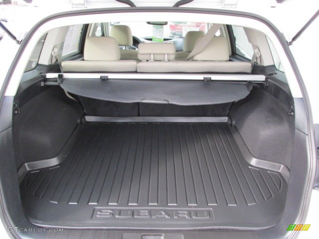 2012 Subaru Outback 3.6R Premium Trunk Photos