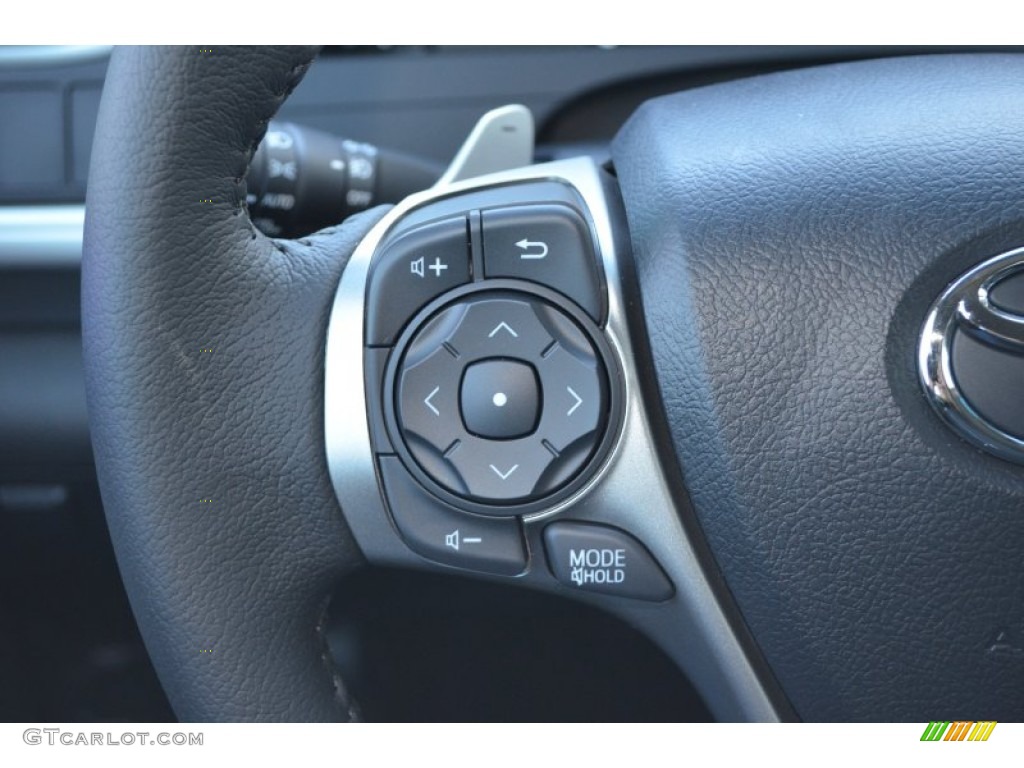 2013 Toyota Camry SE Controls Photo #77522366