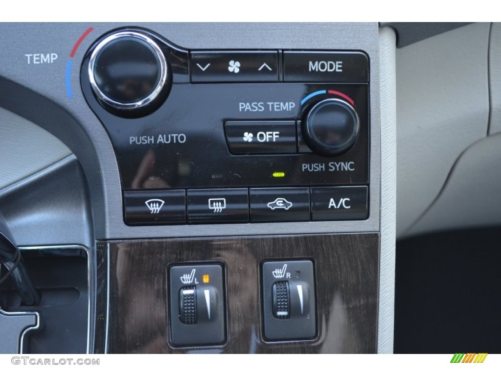 2013 Toyota Venza Limited AWD Controls Photo #77523330
