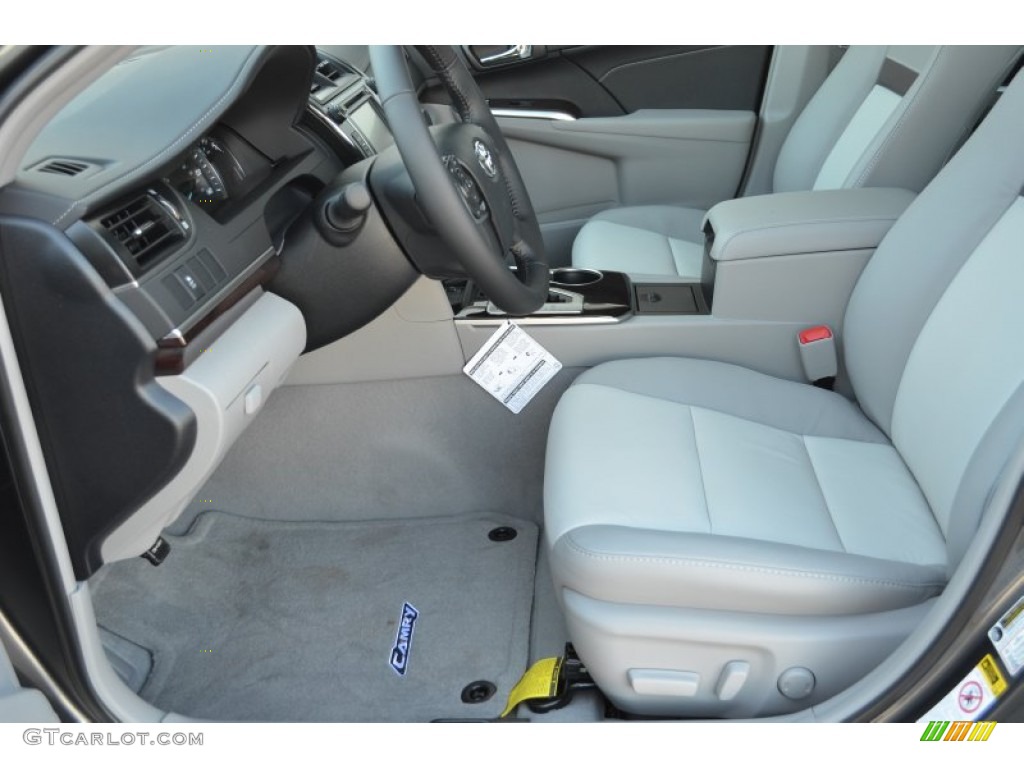 2013 Camry XLE - Magnetic Gray Metallic / Ash photo #10