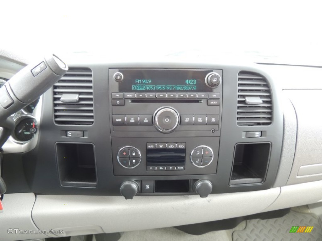 2009 GMC Sierra 1500 SLE Crew Cab Controls Photo #77526595