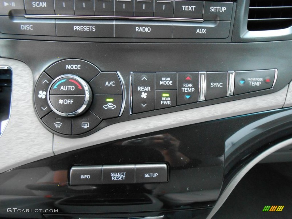 2013 Toyota Sienna LE Controls Photo #77527016