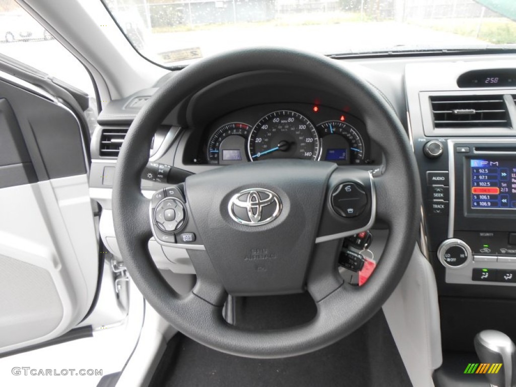 2013 Camry LE - Classic Silver Metallic / Ash photo #33