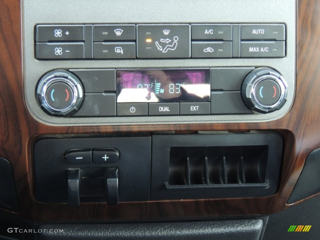 2011 Ford F250 Super Duty Lariat Crew Cab 4x4 Controls Photo #77527971