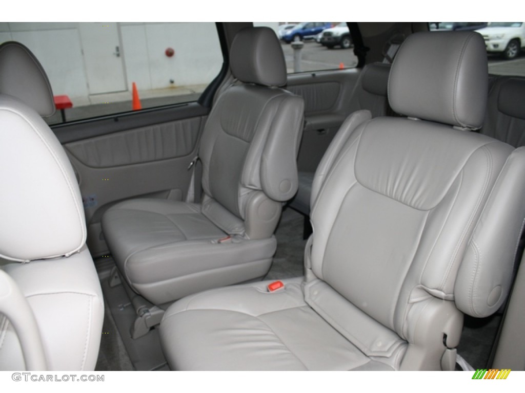 Taupe Interior 2009 Toyota Sienna XLE Photo #77530751