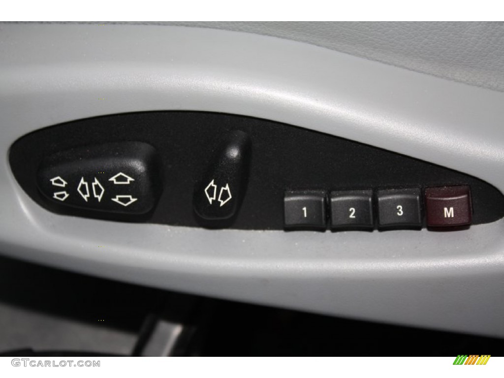 2003 BMW 3 Series 325i Sedan Controls Photo #77530827