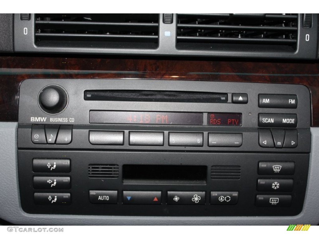 2003 BMW 3 Series 325i Sedan Audio System Photo #77530949