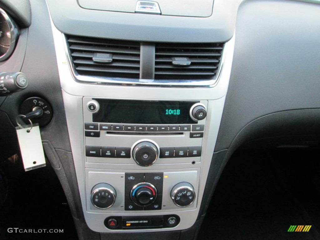 2010 Chevrolet Malibu LT Sedan Controls Photo #77532089