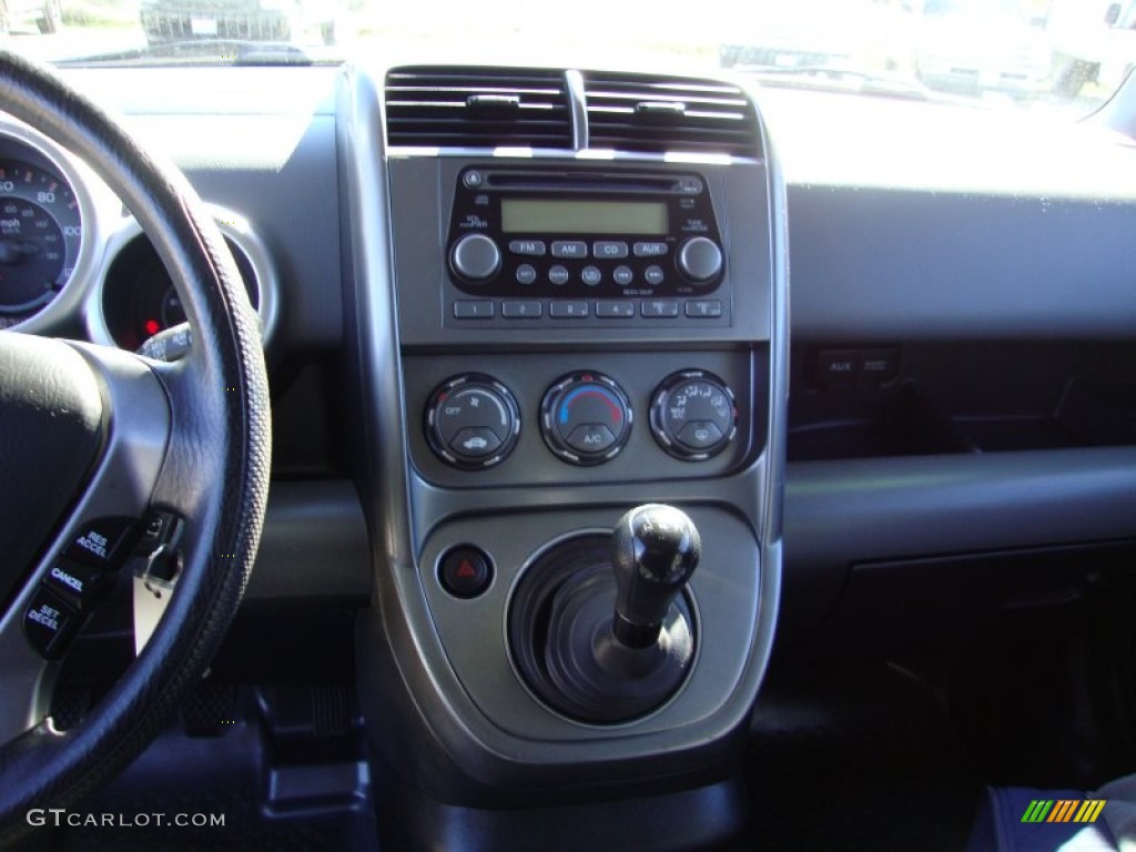 2004 Honda Element EX Controls Photo #77534693
