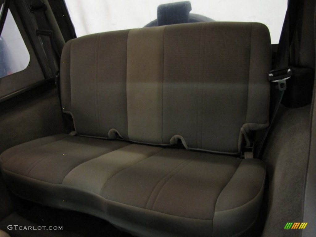 2004 Wrangler Sahara 4x4 - Light Khaki Metallic / Khaki photo #8