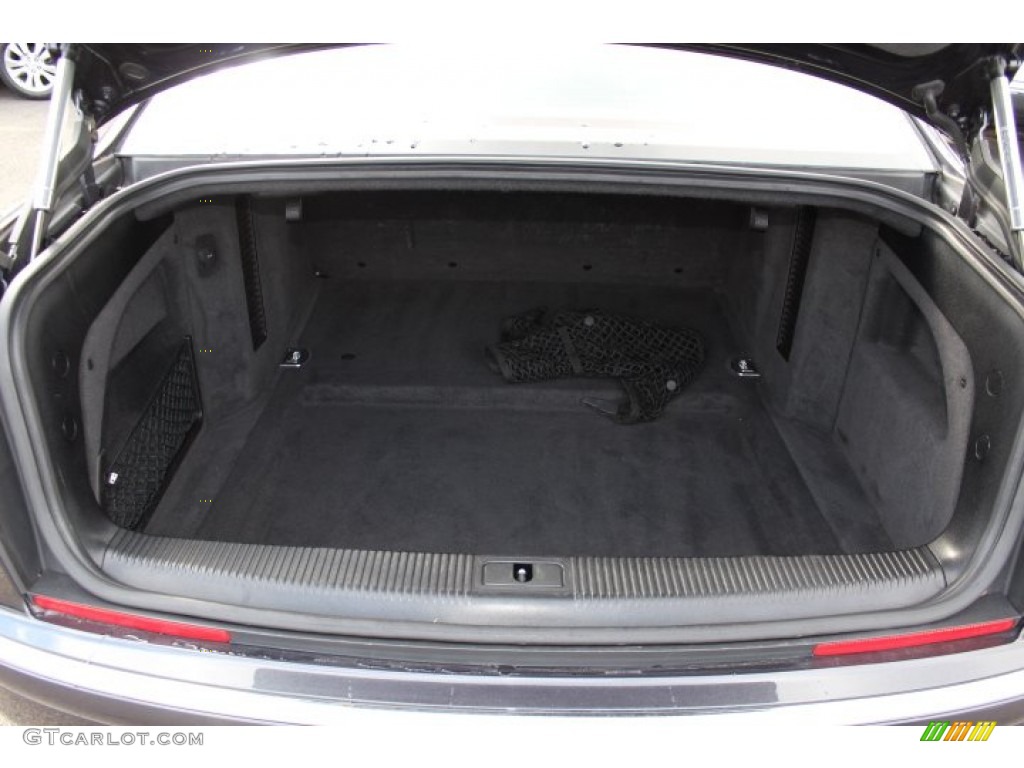 2006 Audi A8 4.2 quattro Trunk Photos