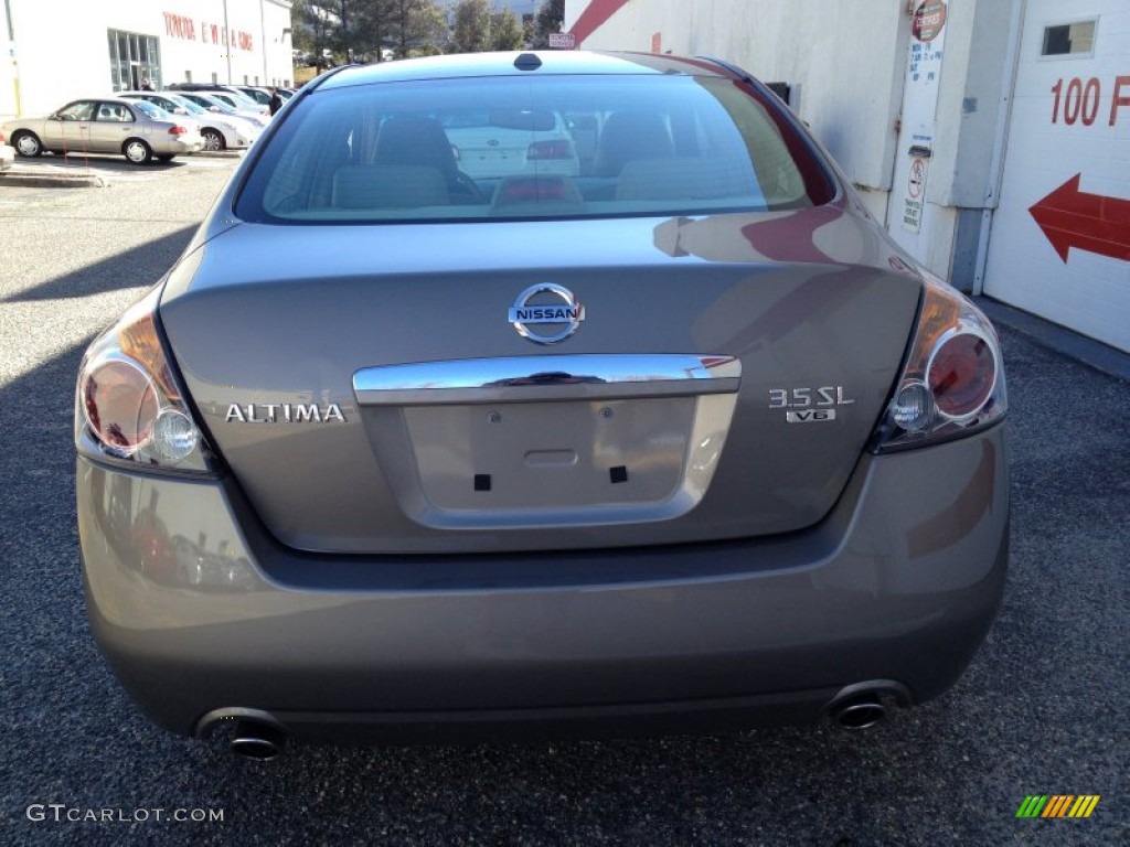 2008 Altima 3.5 SL - Pebble Beach Metallic / Blond photo #5