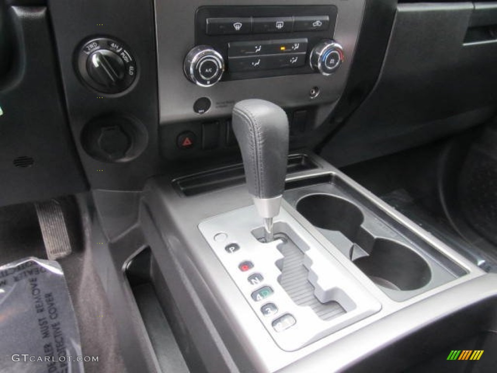 2011 Titan SV Crew Cab 4x4 - Navy Blue / Charcoal photo #12