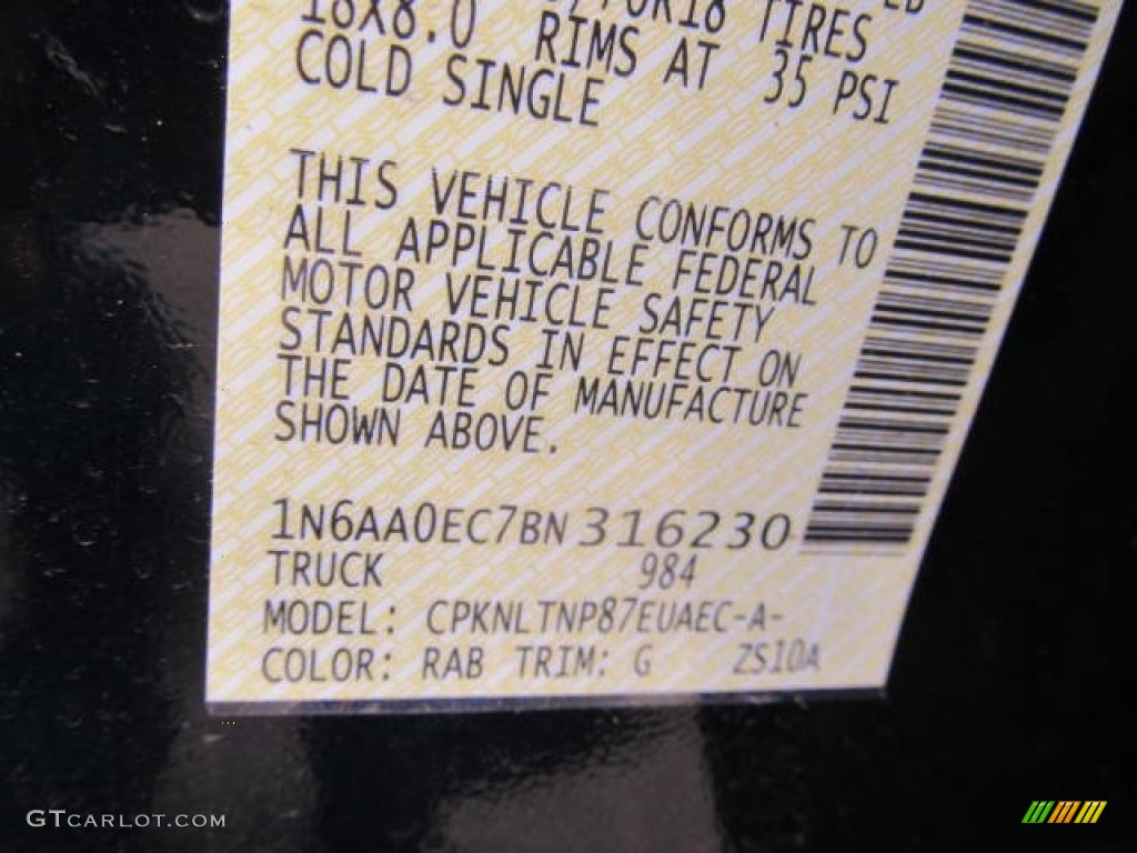 2011 Titan SV Crew Cab 4x4 - Navy Blue / Charcoal photo #14