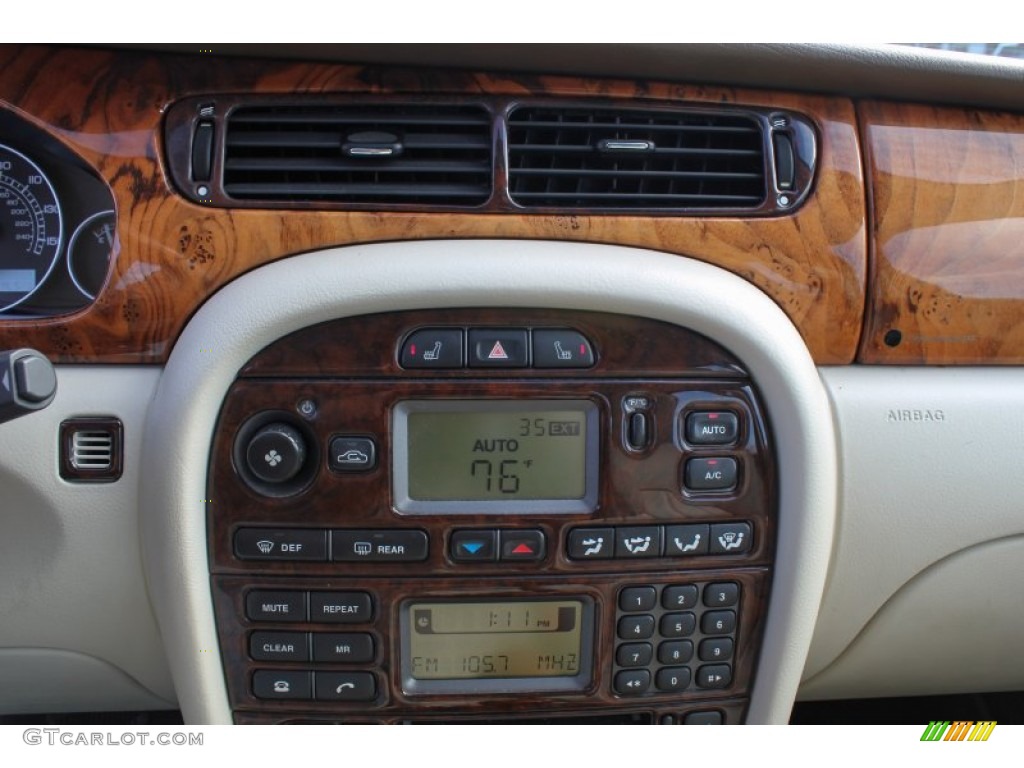 2007 Jaguar X-Type 3.0 Controls Photo #77542814