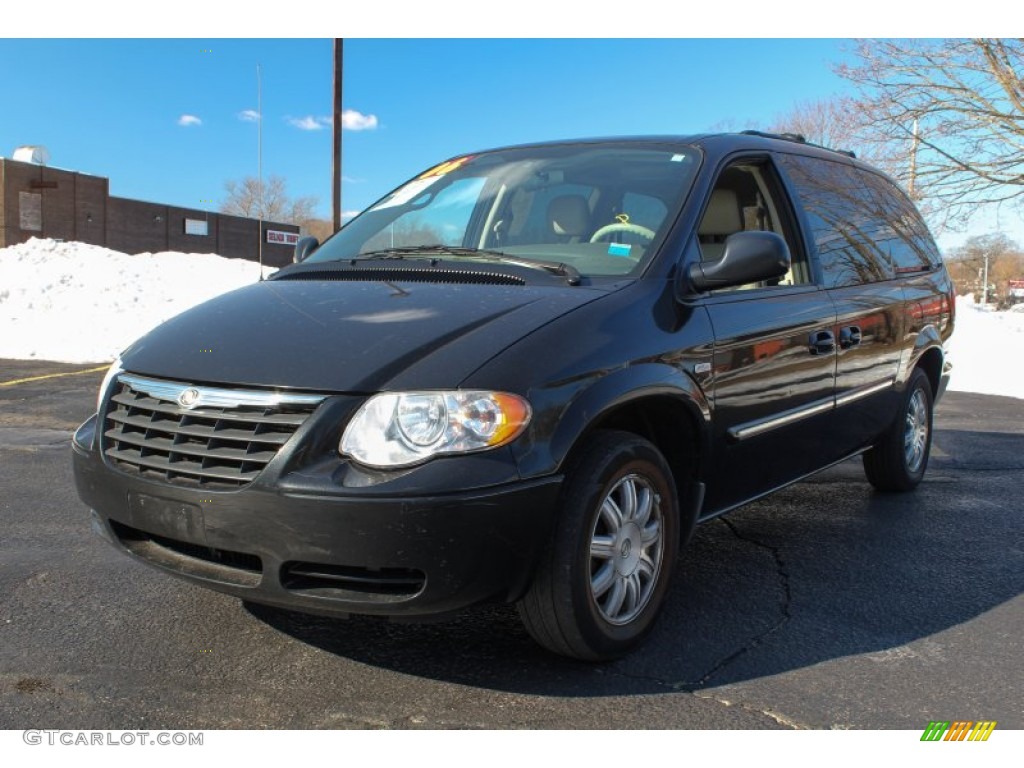 2006 Town & Country Touring - Brilliant Black / Dark Khaki/Light Graystone photo #1