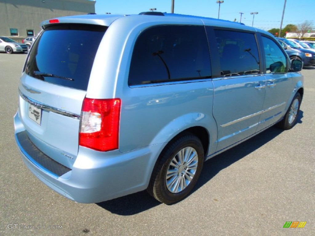 2013 Town & Country Limited - Crystal Blue Pearl / Dark Frost Beige/Medium Frost Beige photo #5
