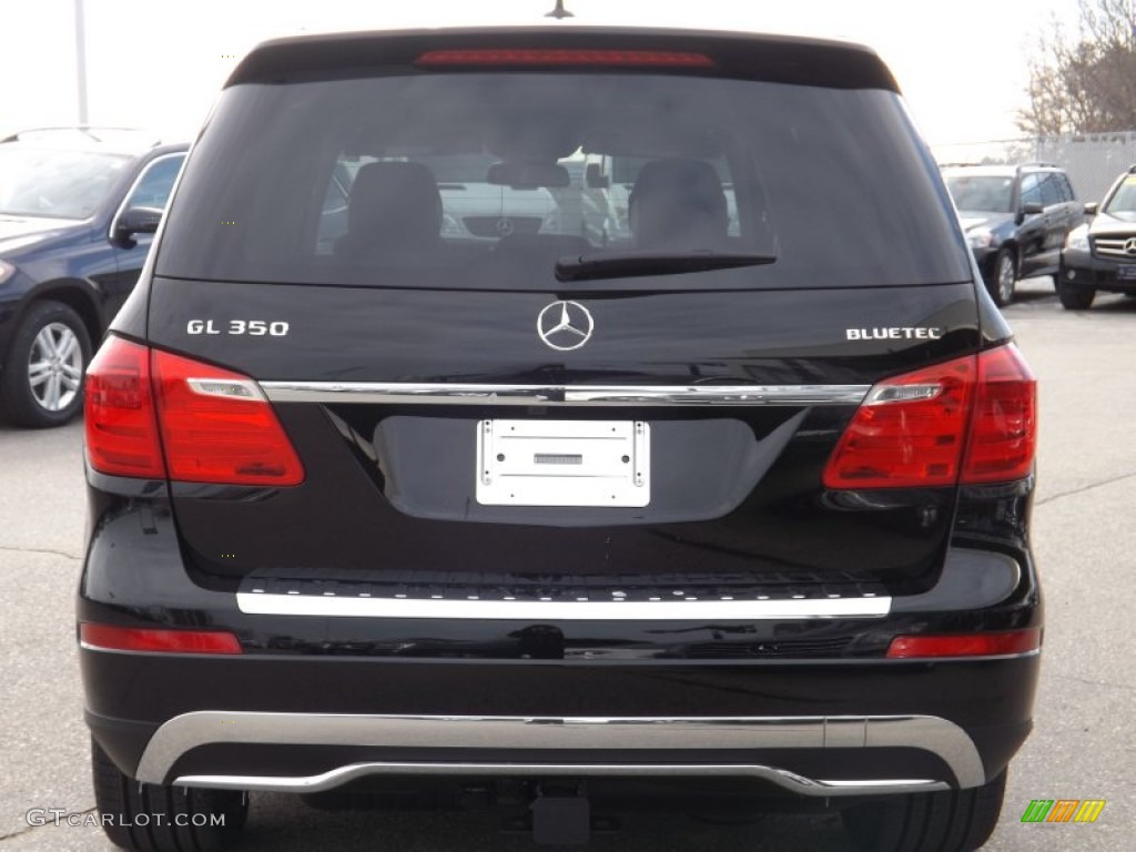 2013 GL 350 BlueTEC 4Matic - Black / Grey photo #4