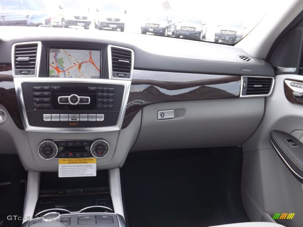 2013 GL 350 BlueTEC 4Matic - Black / Grey photo #10