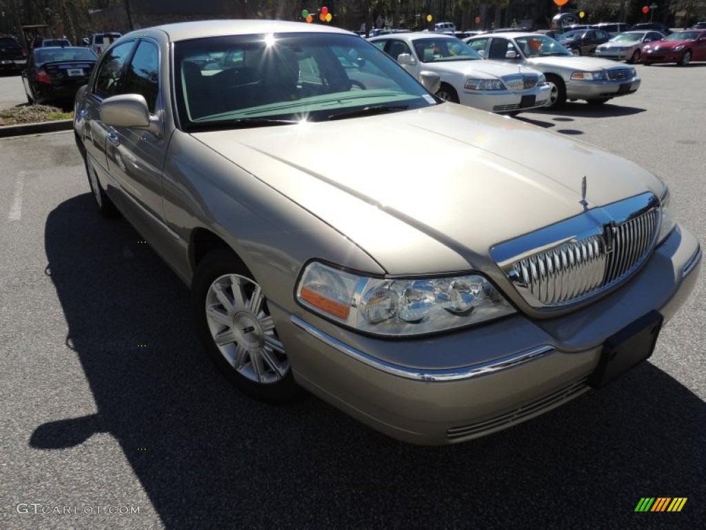 2011 Town Car Signature Limited - Light French Silk Metallic / Medium Light Stone photo #1