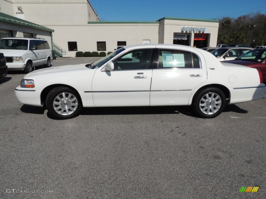 Vibrant White 2011 Lincoln Town Car Signature Limited Exterior Photo #77548841