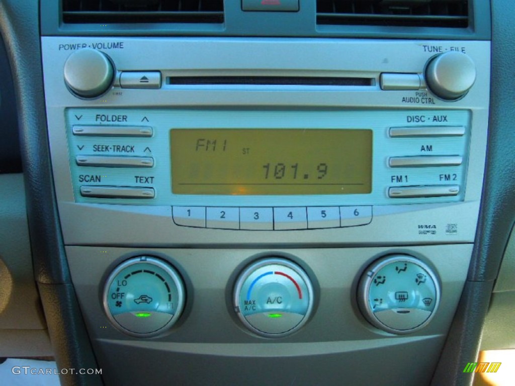 2009 Toyota Camry LE Audio System Photo #77550093