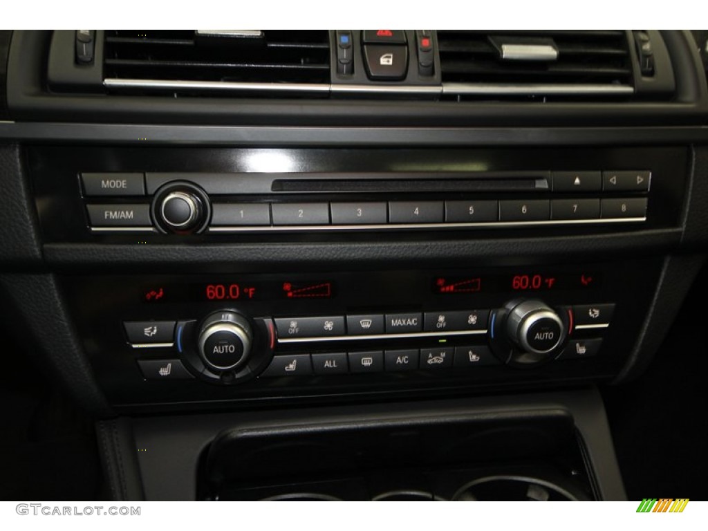 2013 BMW M5 Sedan Controls Photo #77551205