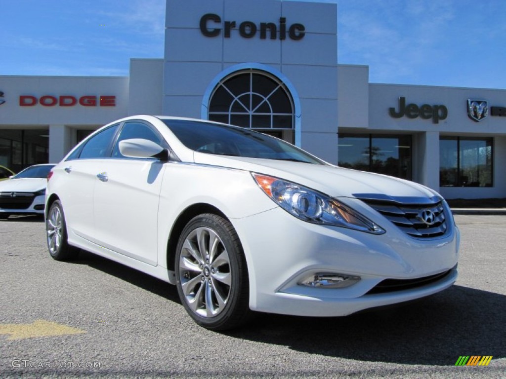 2011 Sonata SE - Pearl White / Black photo #1