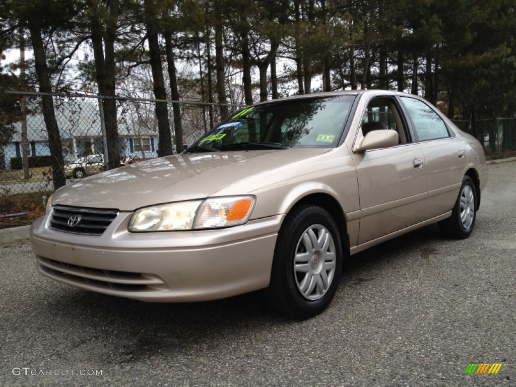 2001 Camry LE - Cashmere Beige Metallic / Oak photo #1