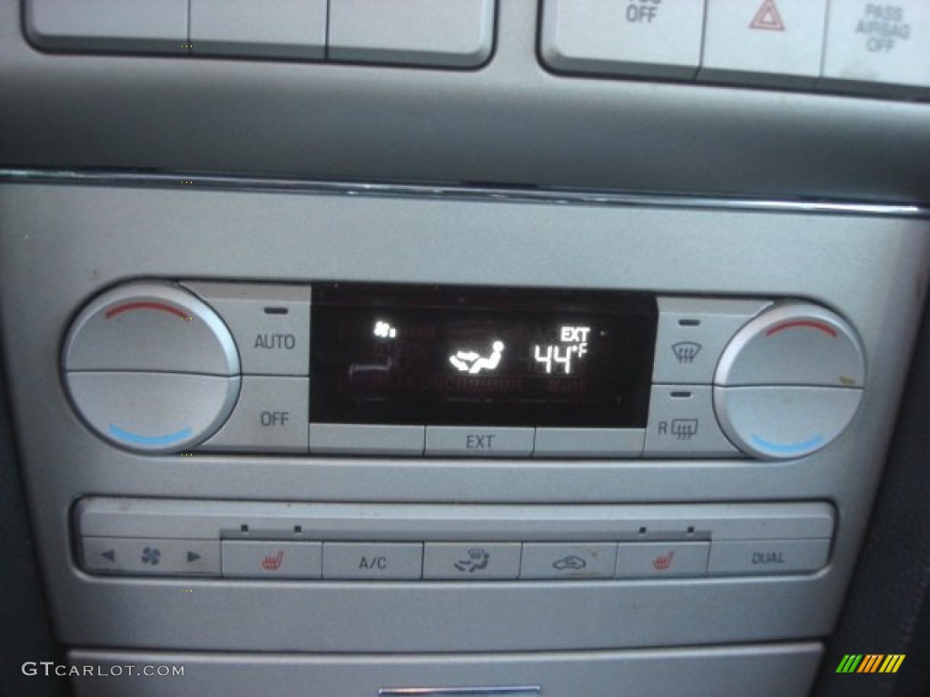2006 Lincoln Zephyr Standard Zephyr Model Controls Photo #77556921