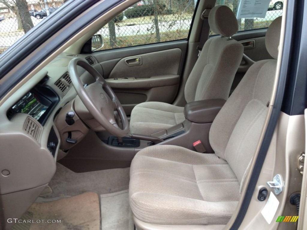 2001 Camry LE - Cashmere Beige Metallic / Oak photo #10