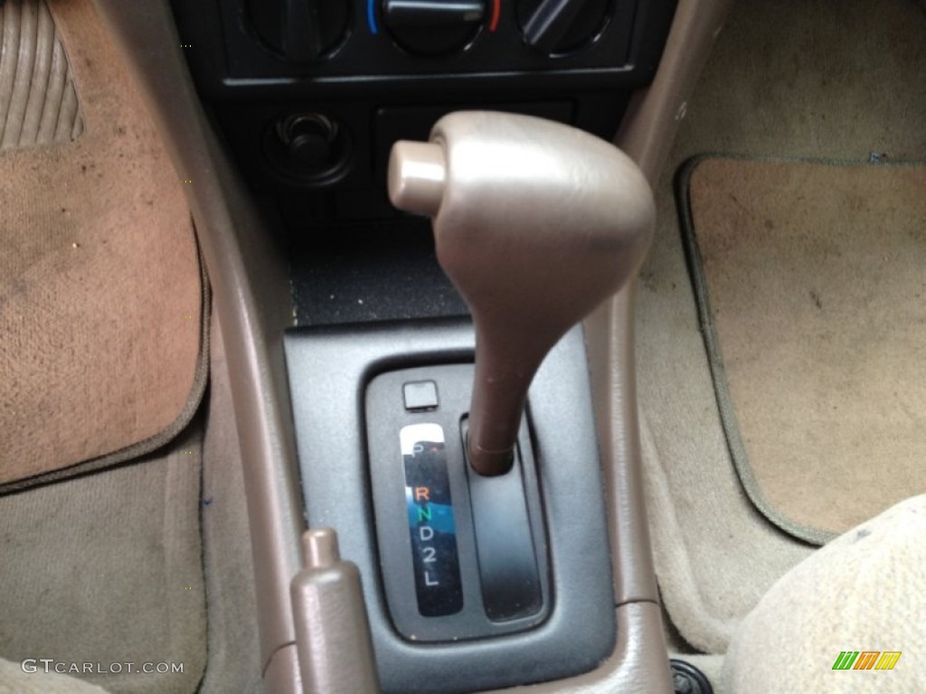 2001 Camry LE - Cashmere Beige Metallic / Oak photo #12