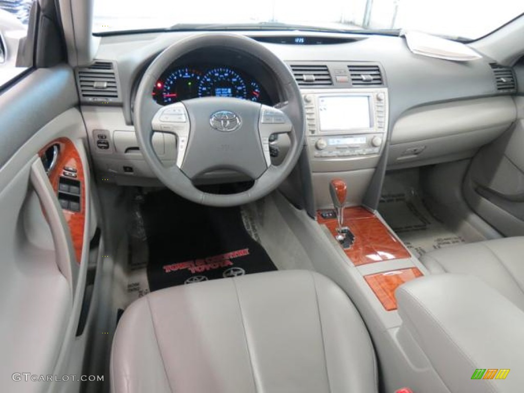 Ash Gray Interior 2010 Toyota Camry XLE Photo #77557722