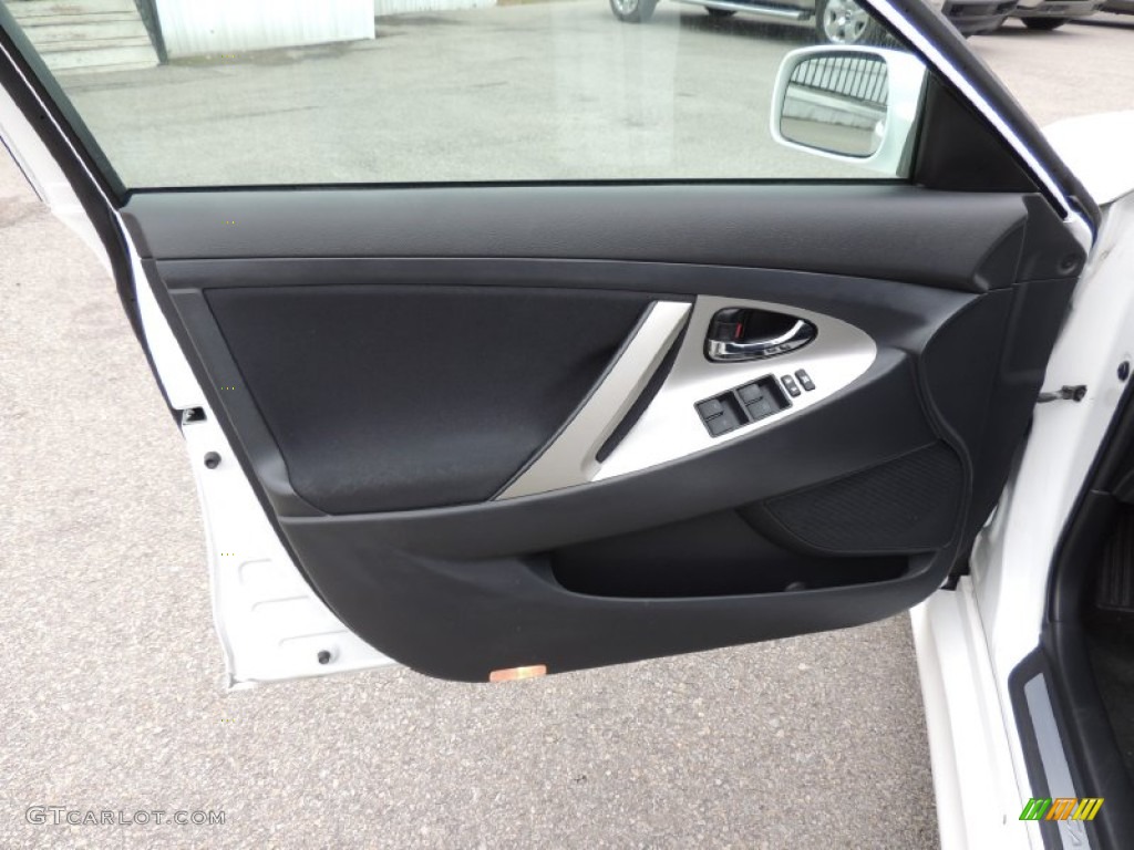 2011 Toyota Camry SE Dark Charcoal Door Panel Photo #77558511