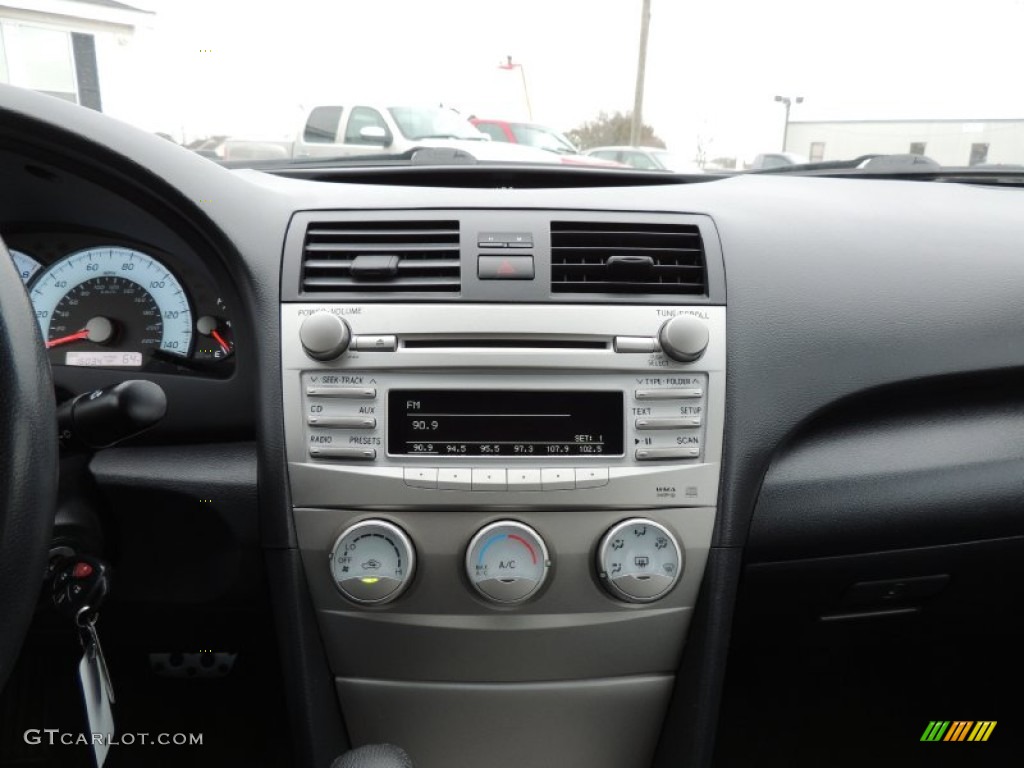 2011 Toyota Camry SE Controls Photo #77558619