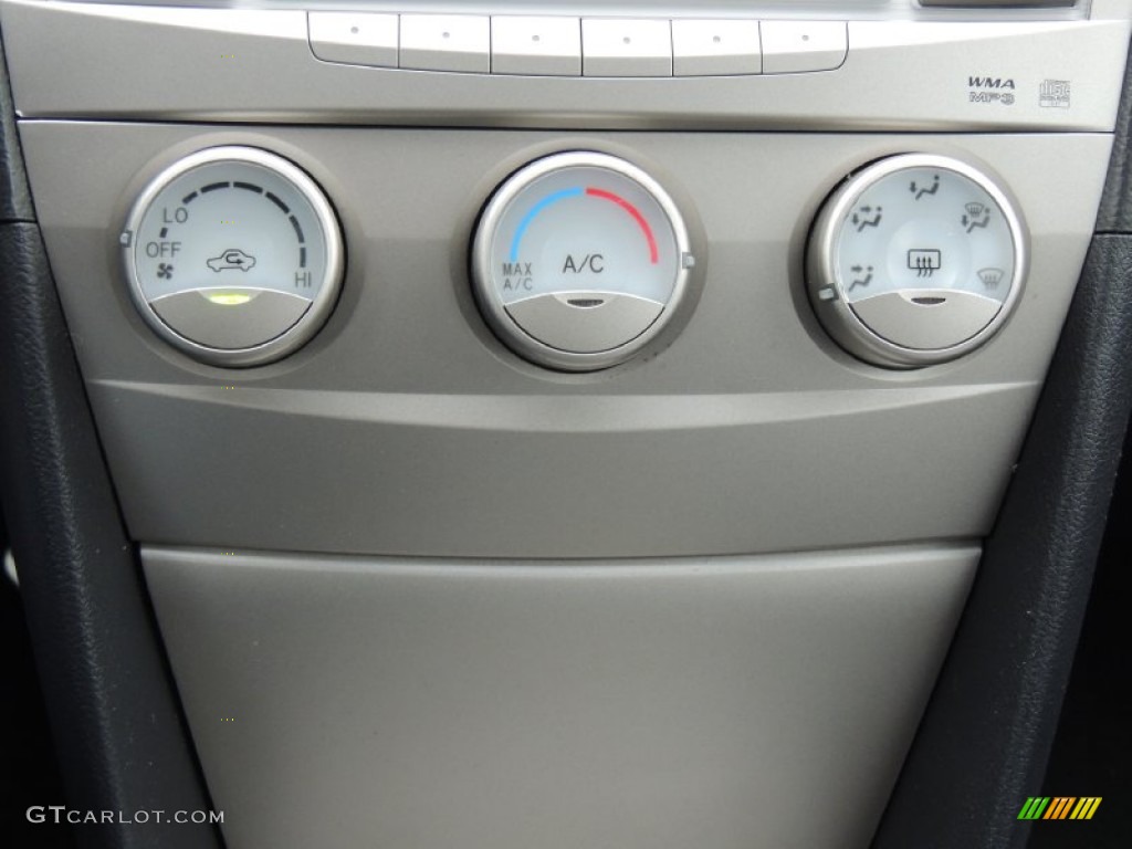 2011 Toyota Camry SE Controls Photo #77558676