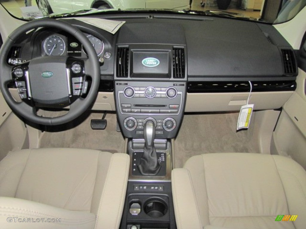 2013 Land Rover LR2 HSE LUX Dashboard Photos