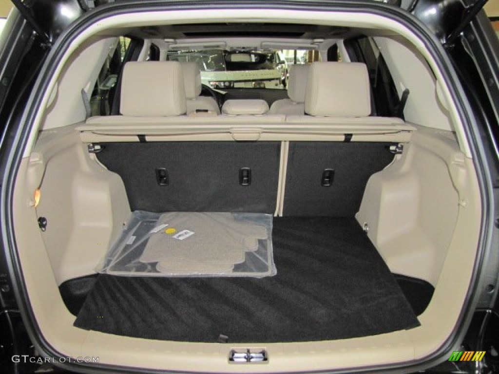 2013 Land Rover LR2 HSE LUX Trunk Photo #77560453