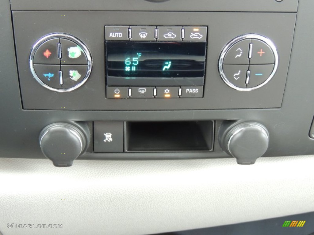 2009 Silverado 1500 LT Crew Cab - Silver Birch Metallic / Light Titanium photo #19