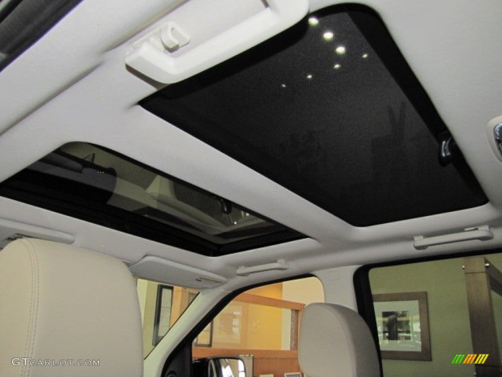 2013 Land Rover LR2 HSE LUX Sunroof Photos