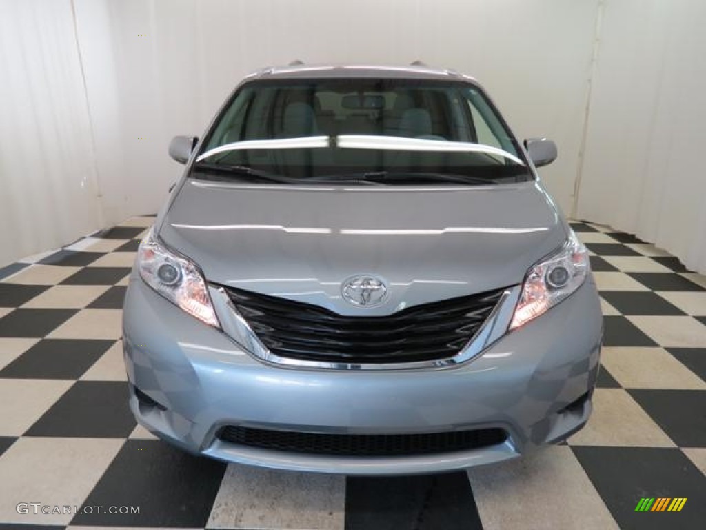 Silver Sky Metallic 2013 Toyota Sienna LE Exterior Photo #77562837