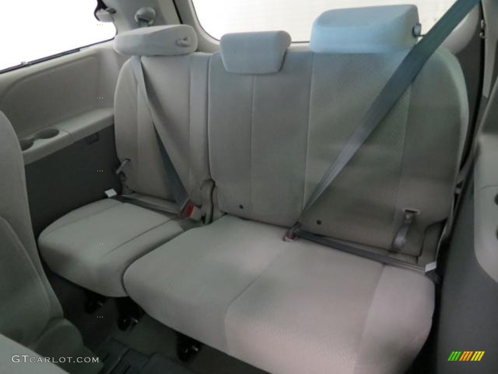 Light Gray Interior 2013 Toyota Sienna LE Photo #77562936