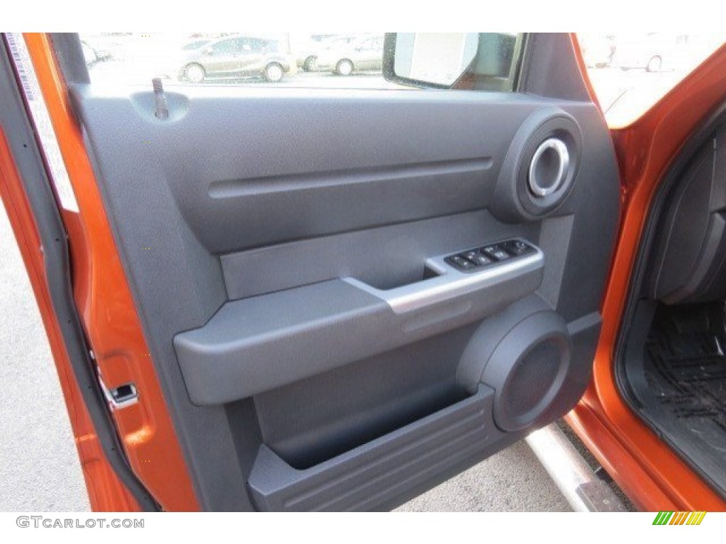 2011 Dodge Nitro Detonator Door Panel Photos