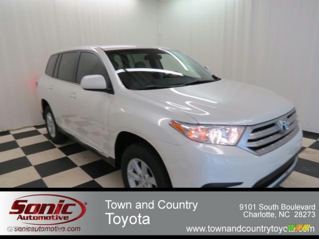 Blizzard White Pearl Toyota Highlander