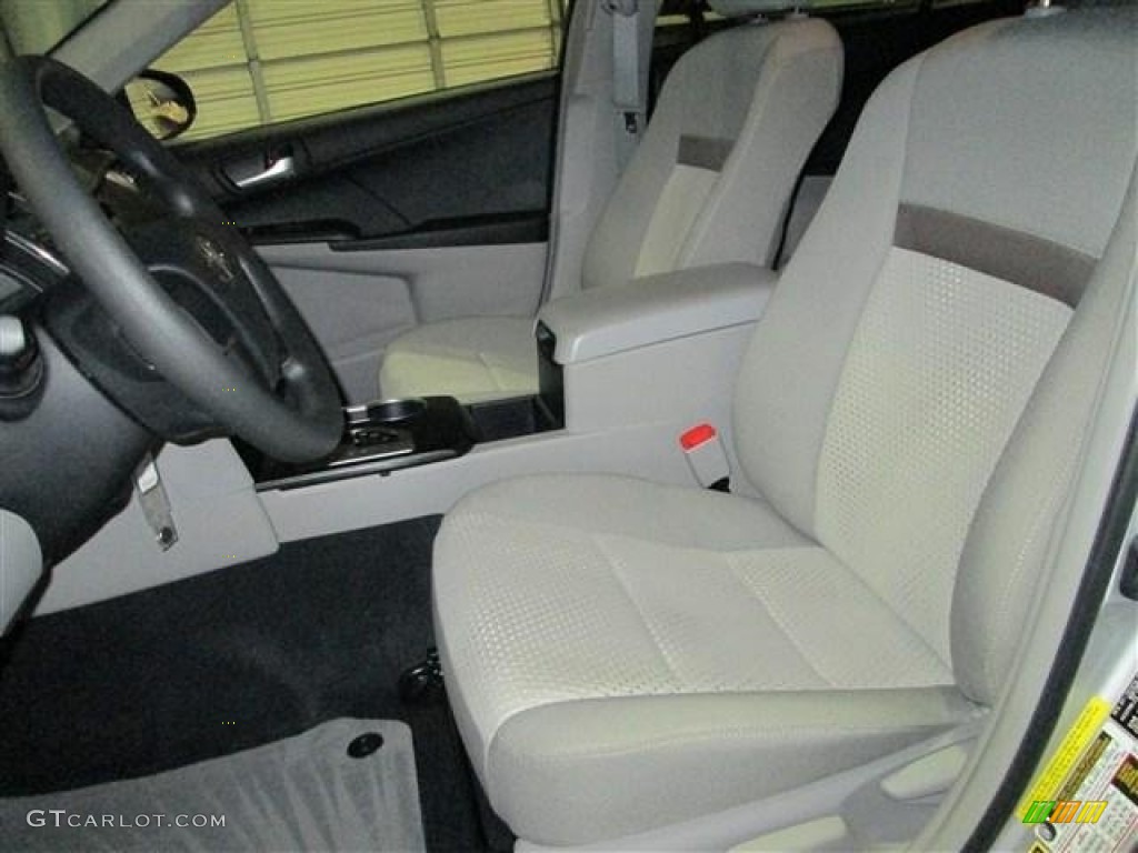Light Gray Interior 2012 Toyota Camry L Photo #77565363